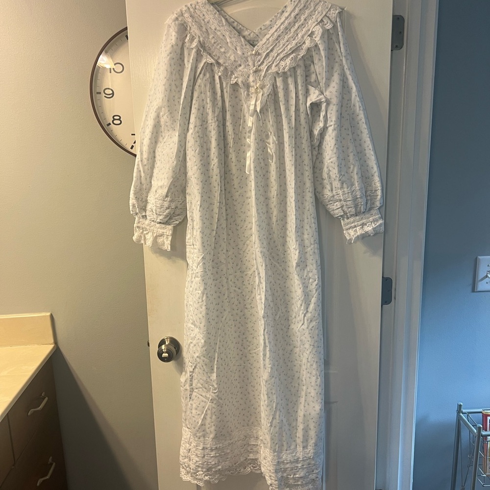Gillian & O’Malley prairie, peasant, Victorian style long gown size L